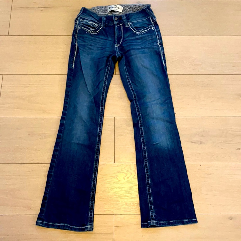 Ariat bootcut, size 28S, and a dark wash.